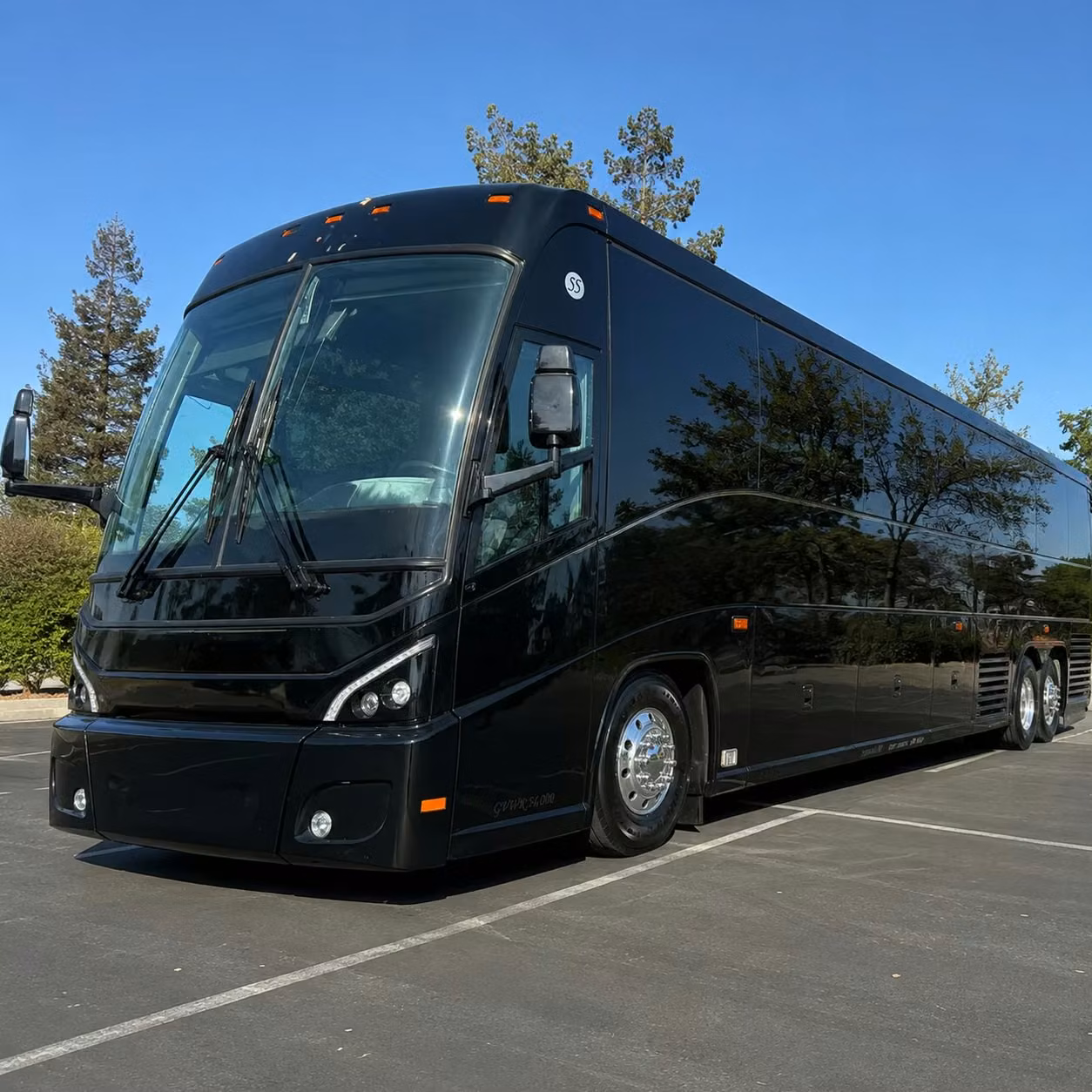 long distance charter buses from bloomington to chicago milwaukee and beyond